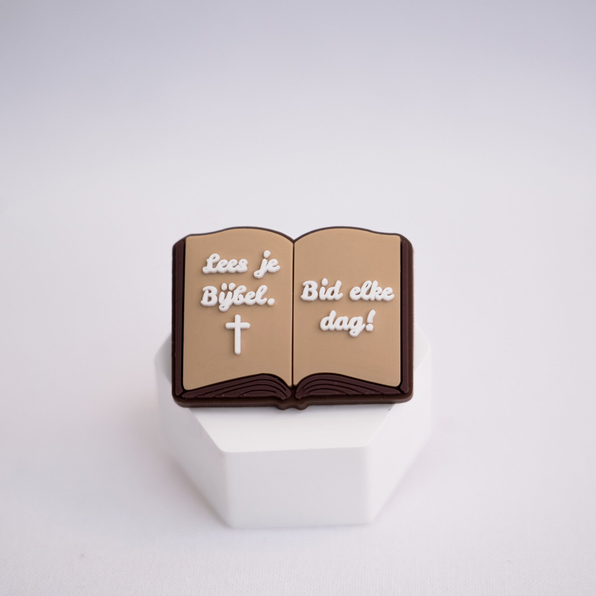 "Lees je Bijbel. Bid elke dag!"