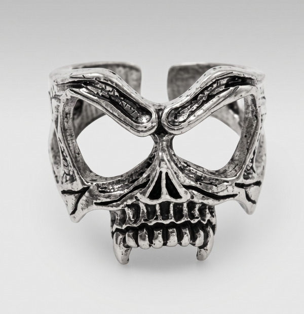 Men’s Gothic Vampire Skull Statement Ring