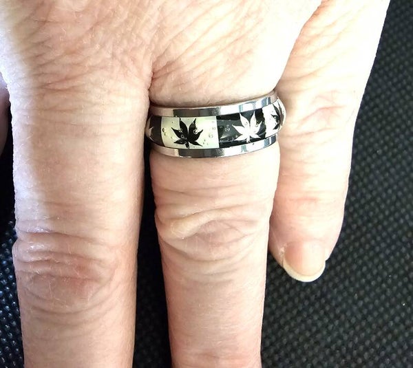Unisex Botanical "Maple Leaf" Inlay Band