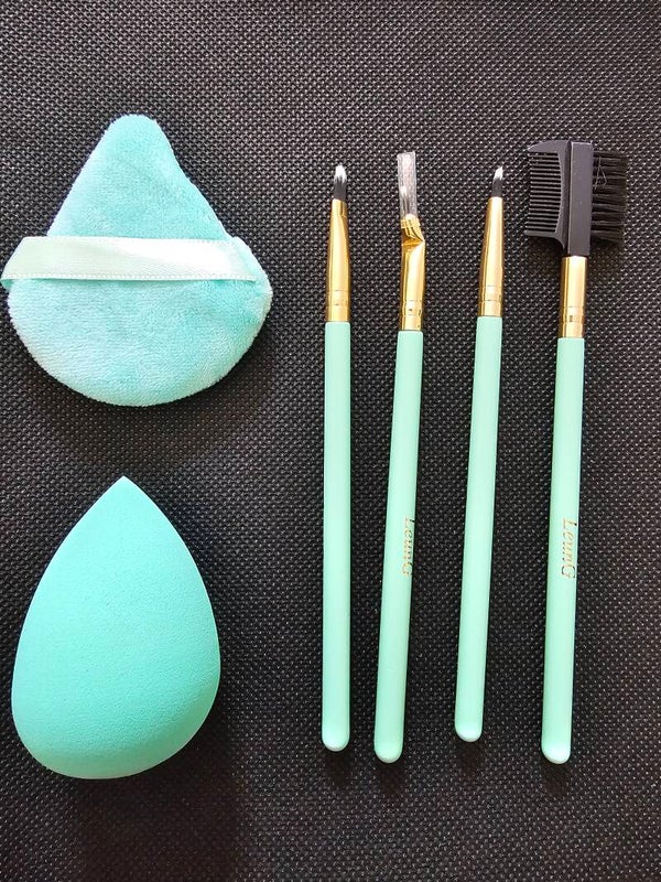 6-Piece Essential Mint Beauty & Brush Set