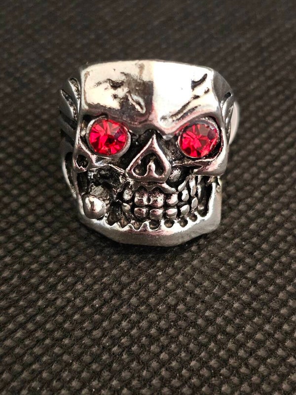 Men’s Red-Eyed Skull Statement Ring