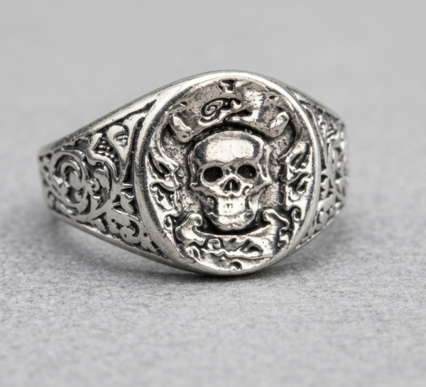 Unisex Vintage-Inspired Skull Signet Ring