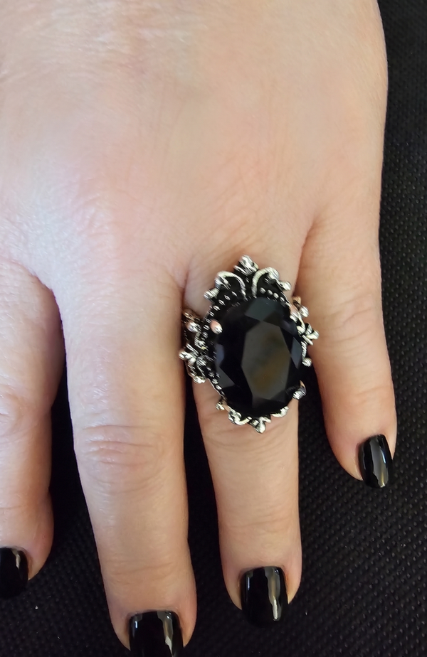 Gothic-Style Oval Onyx-Color Statement Ring