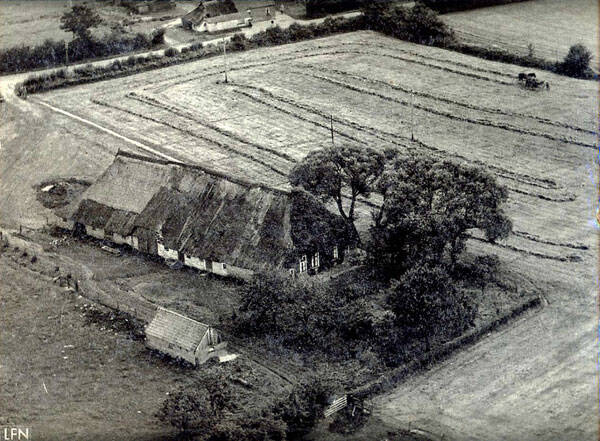 LFN luchtfoto boerderij Lampe, de Basse.