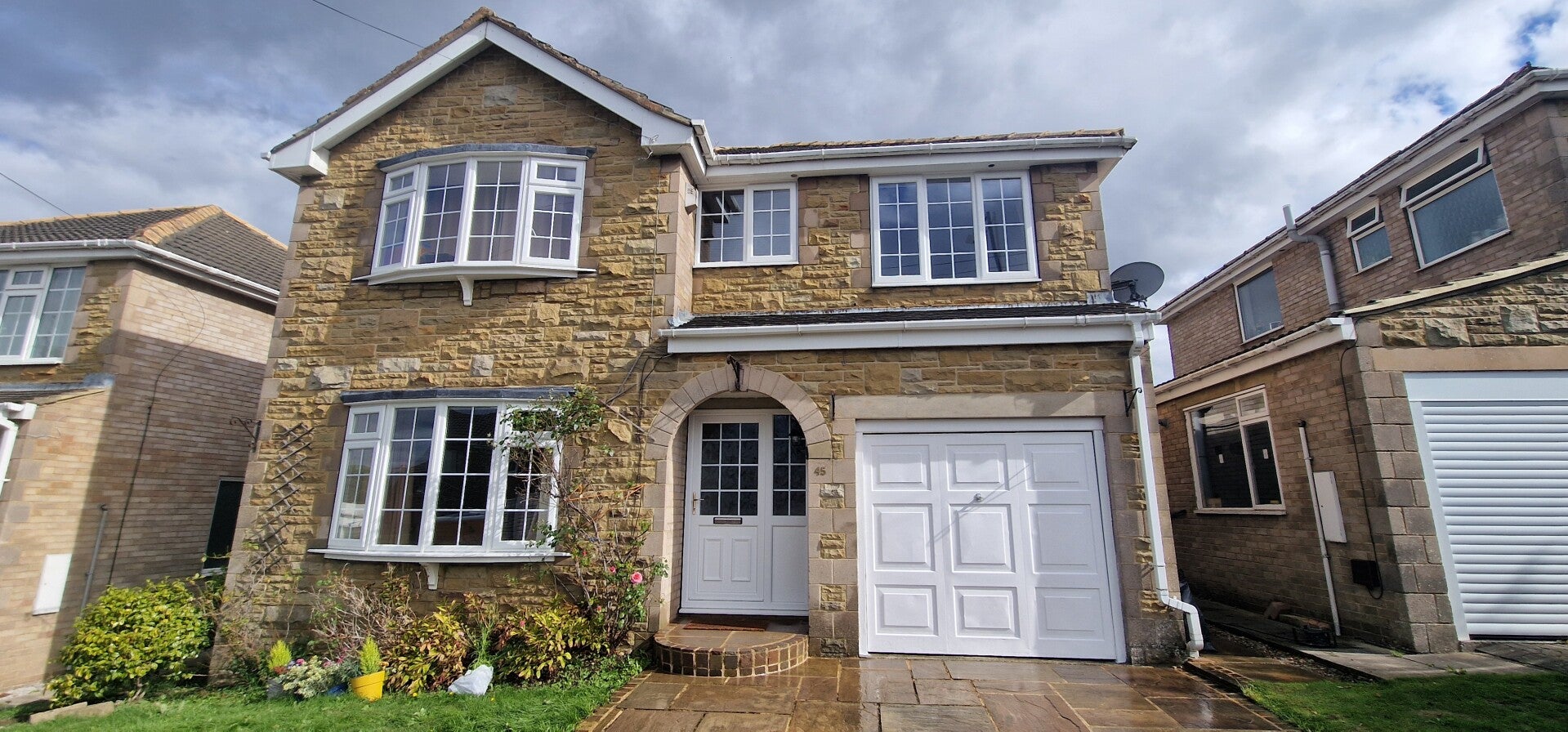 "Interior painting and decorating Knaresborough", "Exterior fascia painting North Yorkshire"