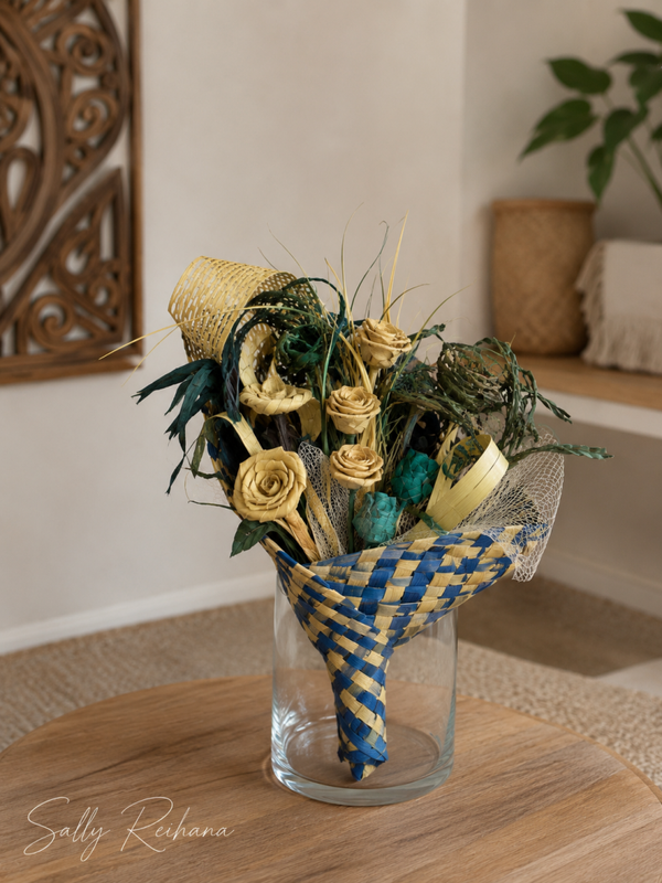 Harakeke bouquet - blue, neutral