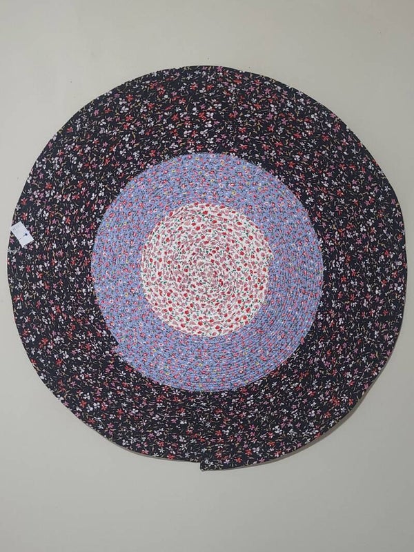 31in round jellyroll rug