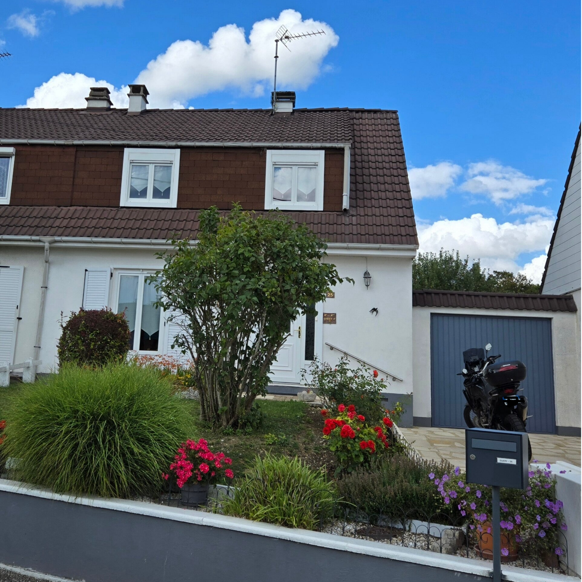 maison-de-famille-modele-a-peindre