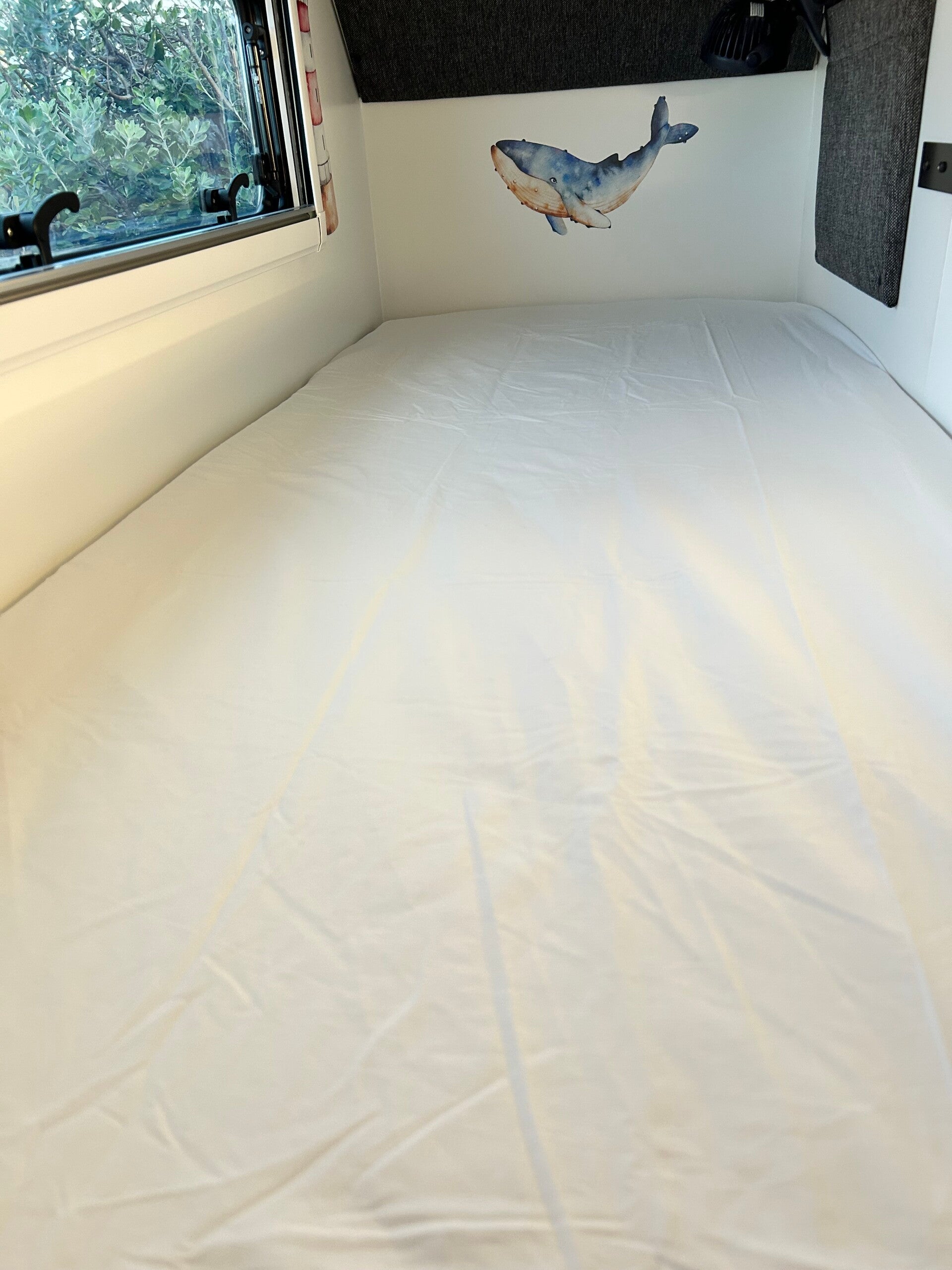 198cm x 70cm x 11cm - FITTED