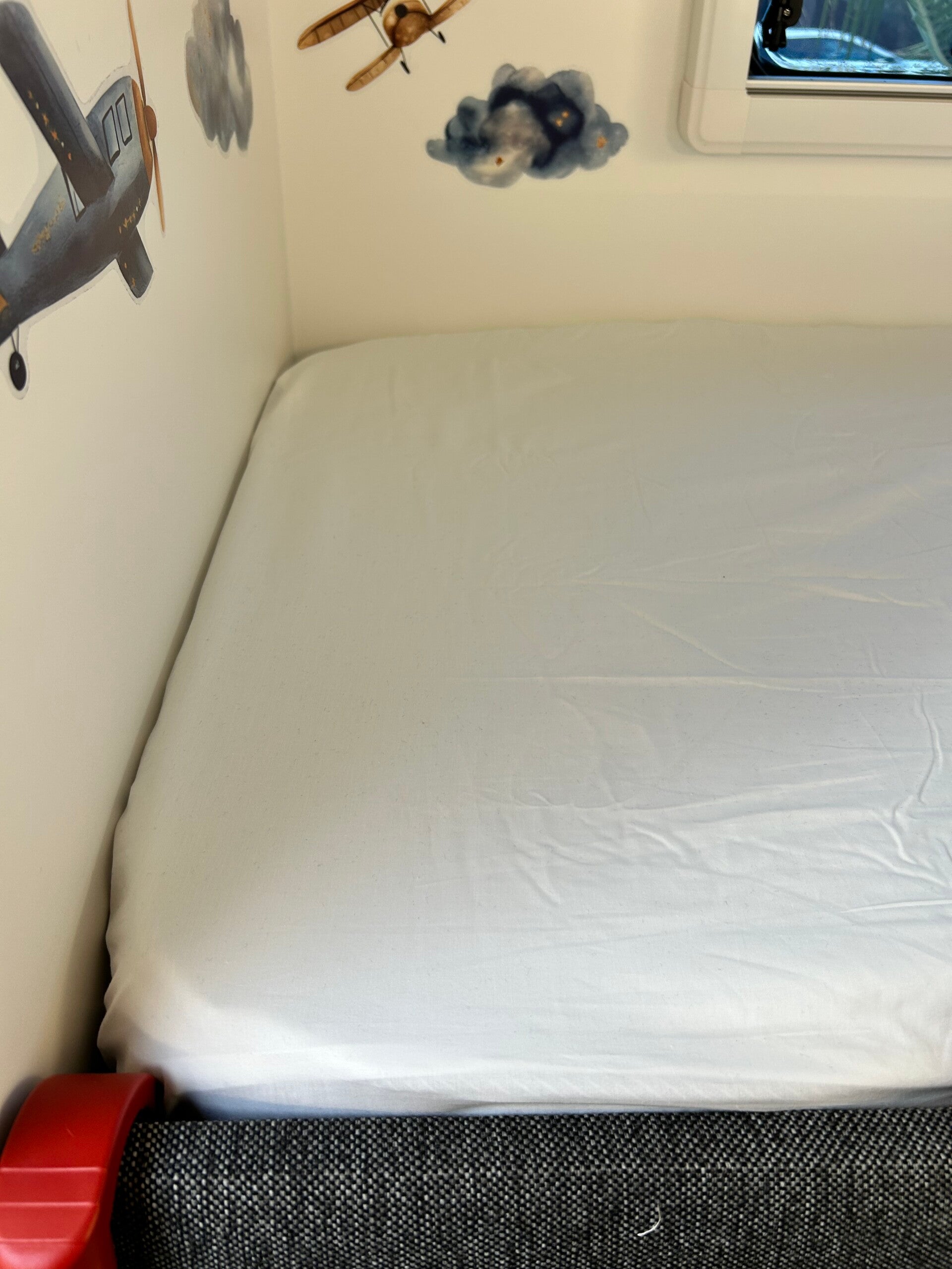 163cm x 70cm x 11cm - FITTED