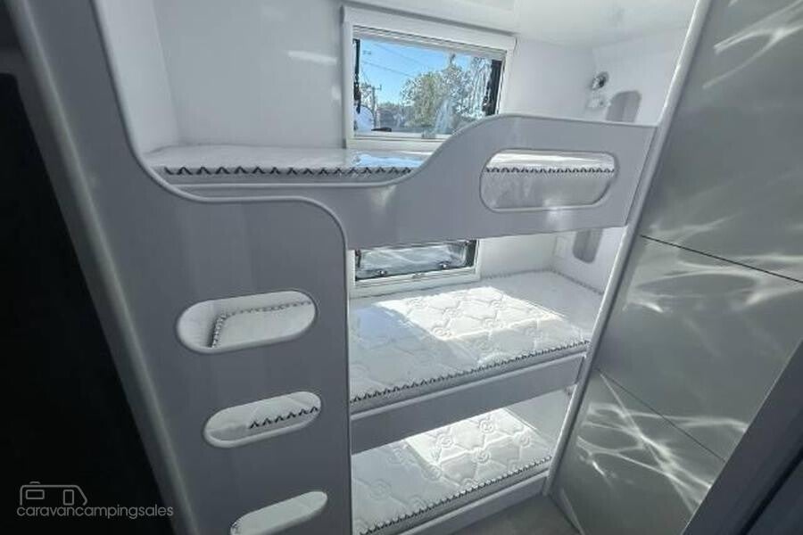 182cm x 65cm x 12cm - FITTED