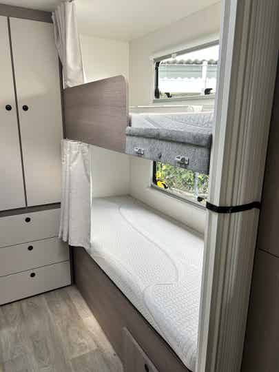 183cm x 70cm x 12cm - FITTED