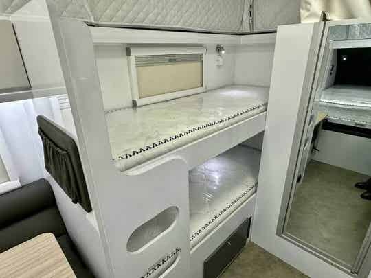 184cm x 64cm x 12cm - FITTED