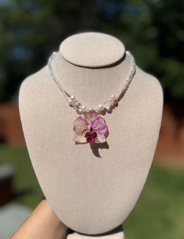 Small Orchid Necklace With Beads