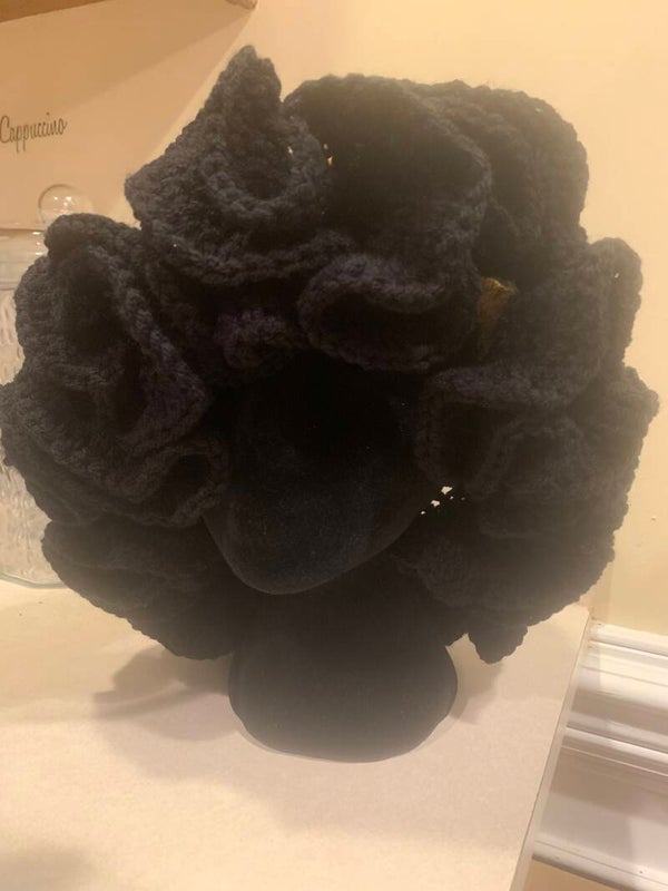 Ruffles hat