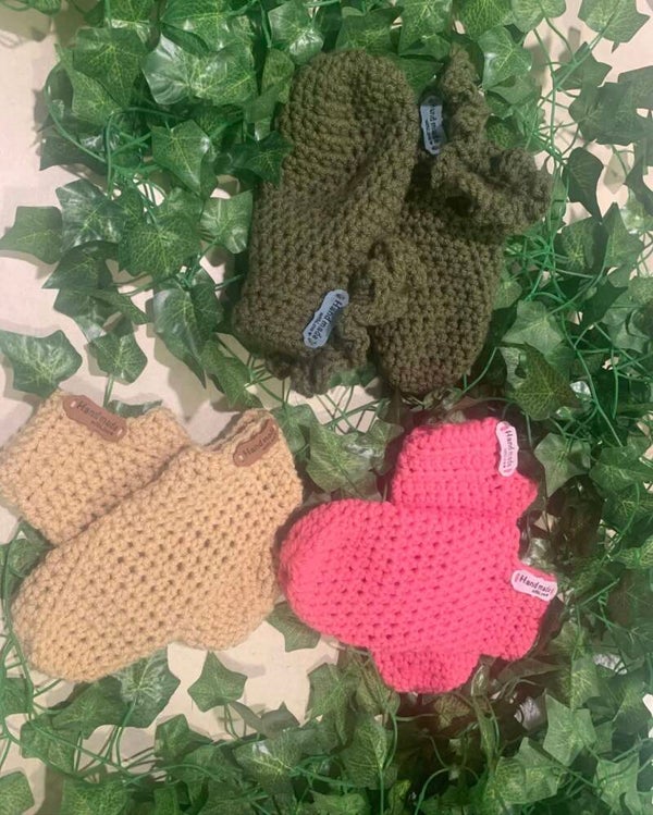 Crochet socks w/ruffles