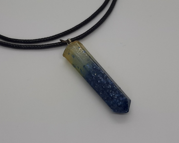 Lederhalsband mit Anhänger