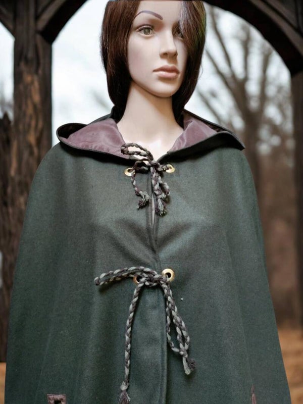 Wool Medieval Cloak – Forest Green with Silk Lining