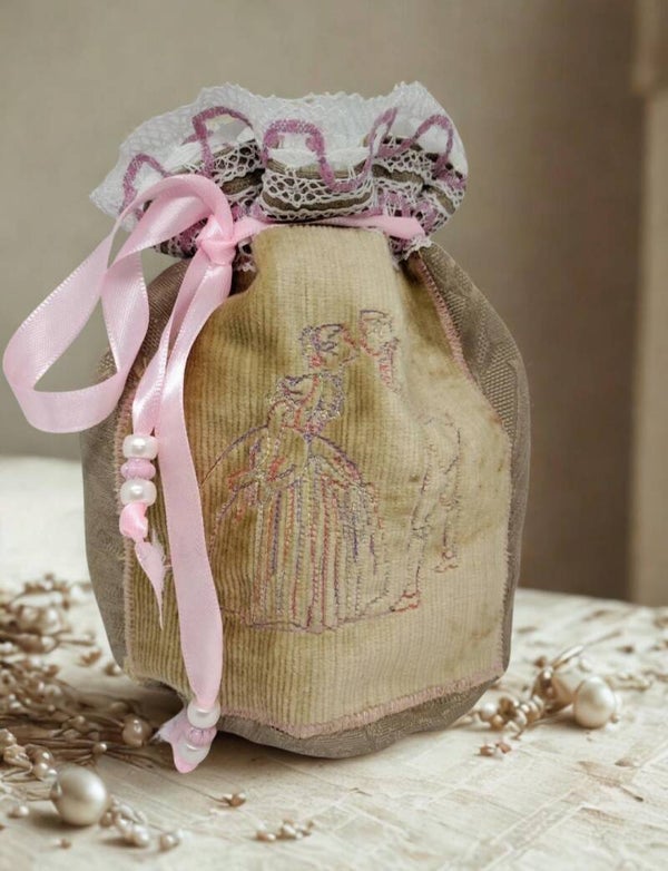 Victorian Embroidered Bag Sweet Kiss