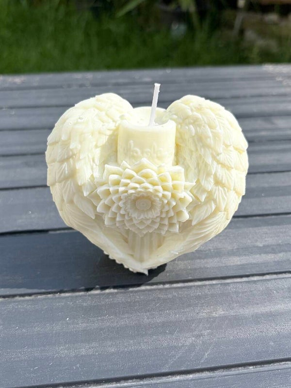 Engelsflügel mit Blüte