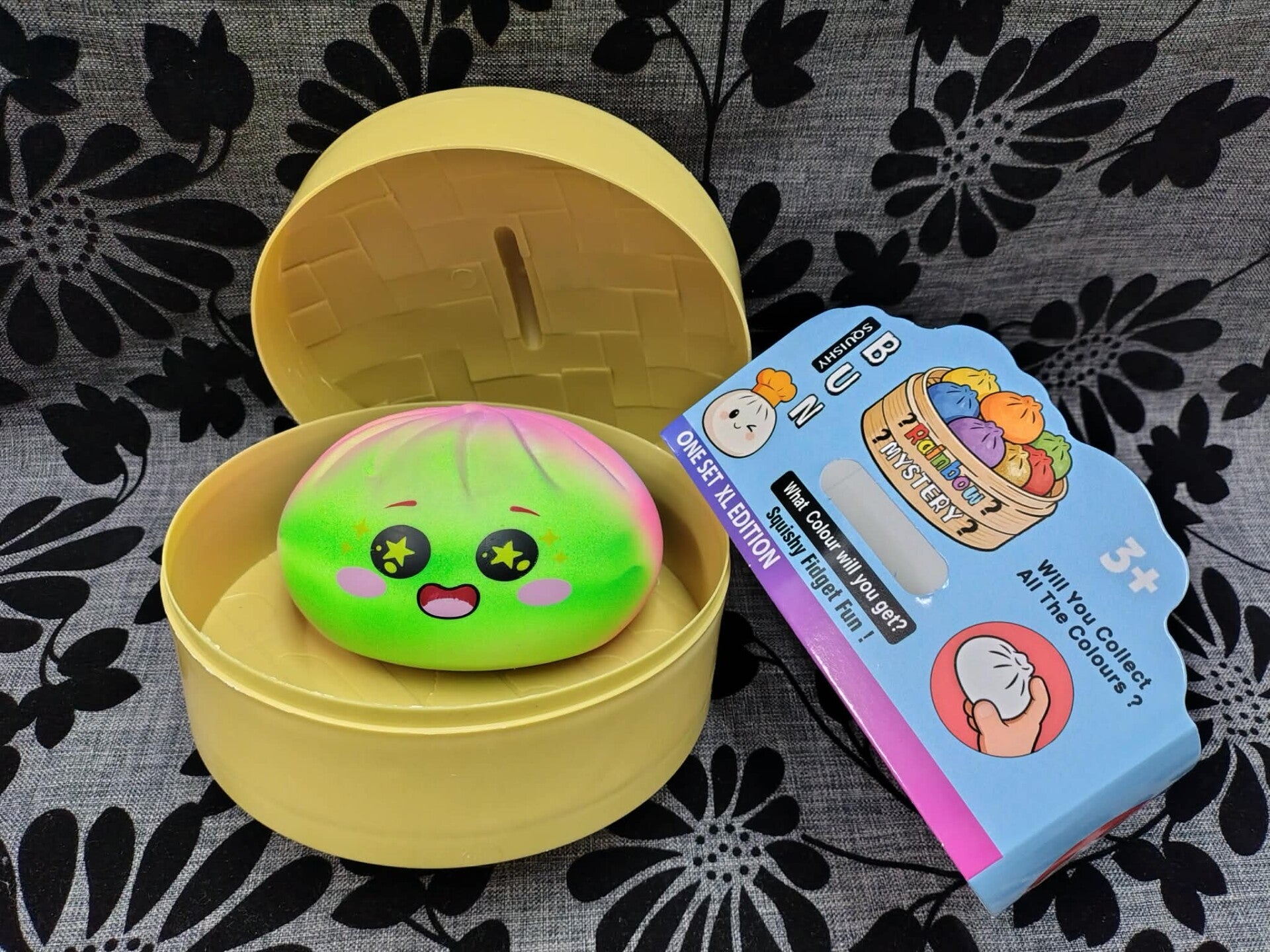 Gniotek Antystresowy Pierożek XXL w Koszyczku – Squishy Bun XL Edition