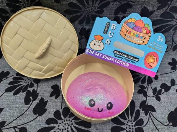Gniotek Antystresowy XL – Steamed Bun Sugar Edition (Golden Glitter Dumpling)