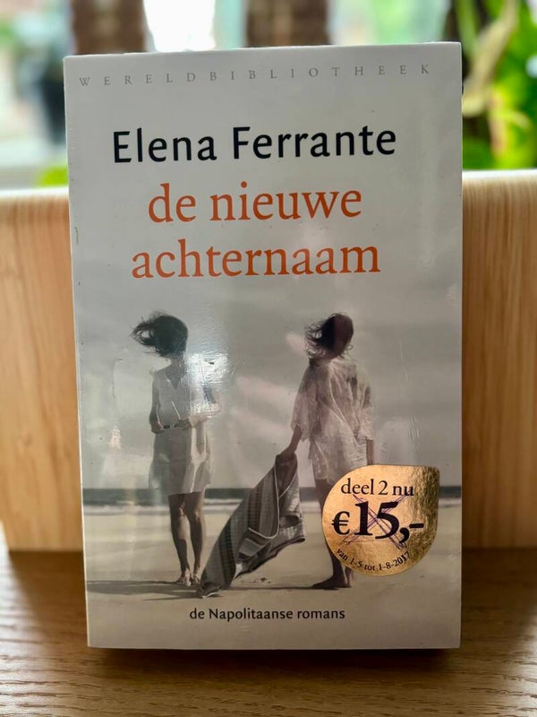 De nieuwe achternaam - Elena Ferrante