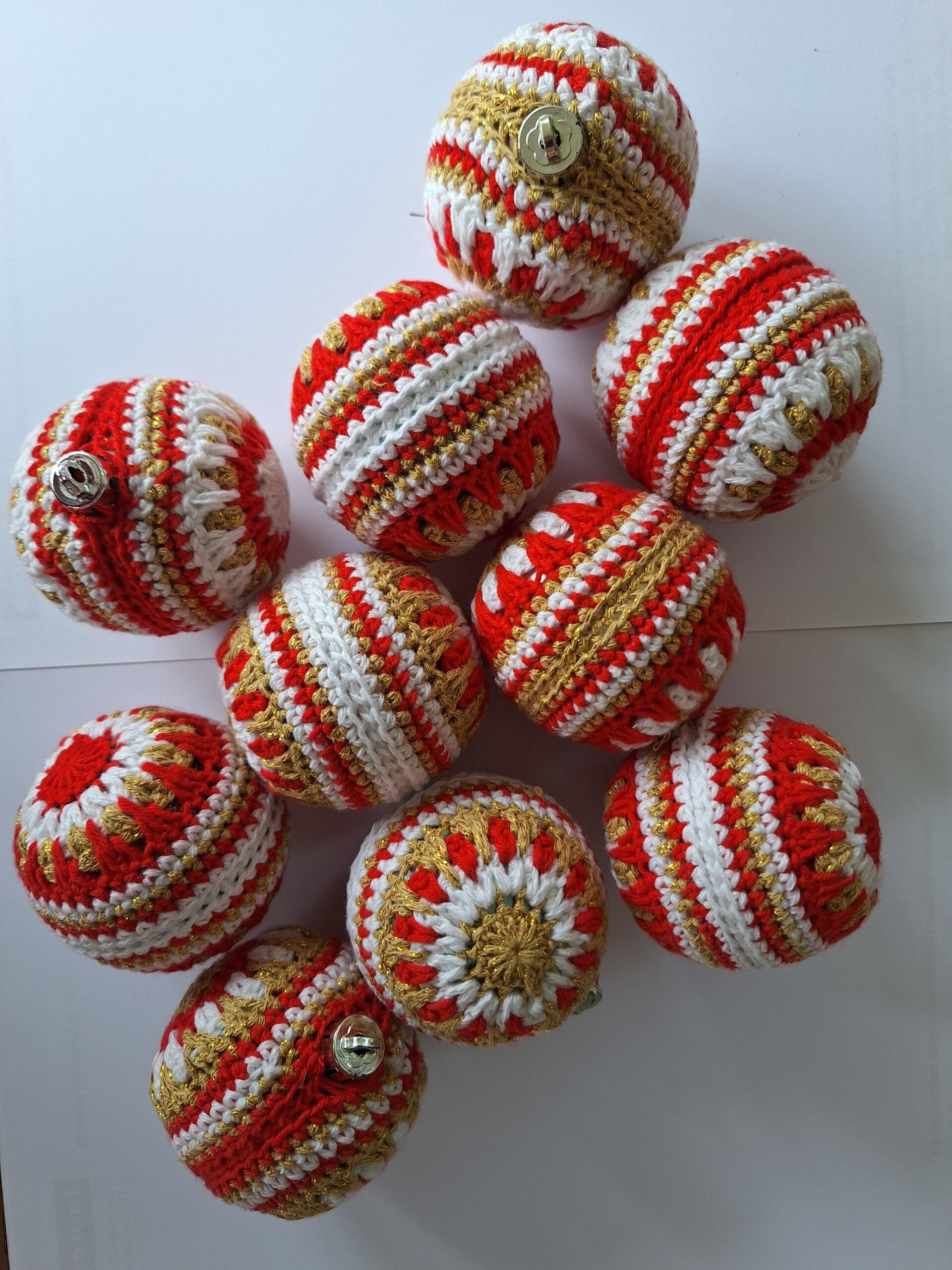 (Kerst 6) Gehaakte kerstballen met glittergaren - deze maak ik alleen in opdracht