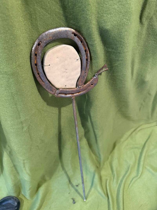 Hufeisen Schnecke mit Ton