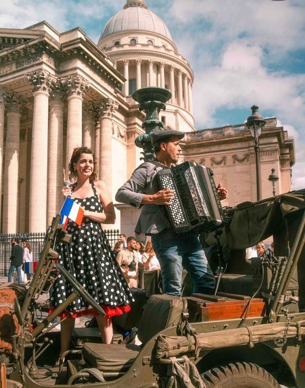 Chanteuse Montmartre & Local Lunch