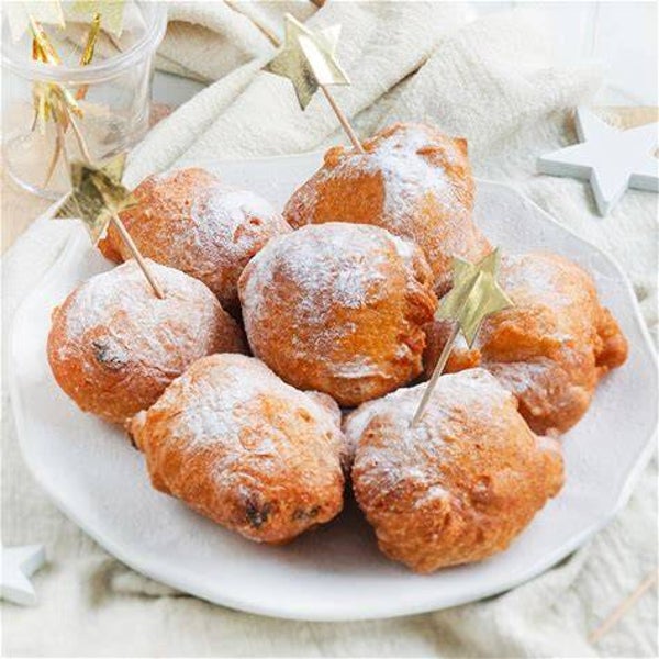 Oliebol met rozijnen