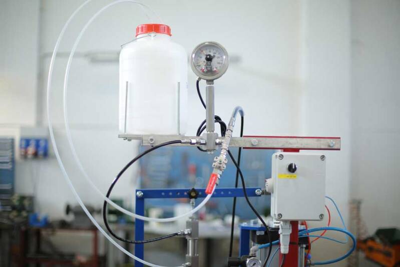 Mcchine per dosaggio resine e materiali compositi- Resin-mix