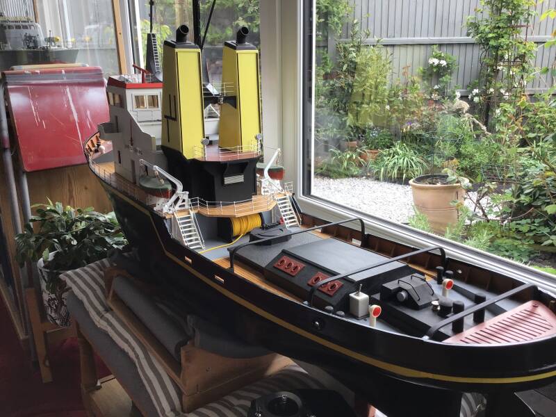 aquila-tug2-standard-ympp1z.jpg