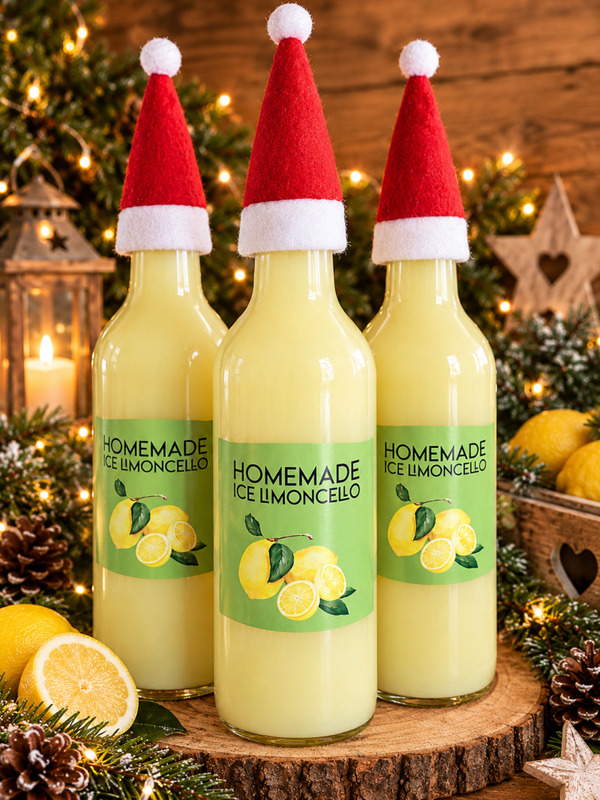 Homemade Icelimoncello standaardfles met kerstmuts 0,75 liter