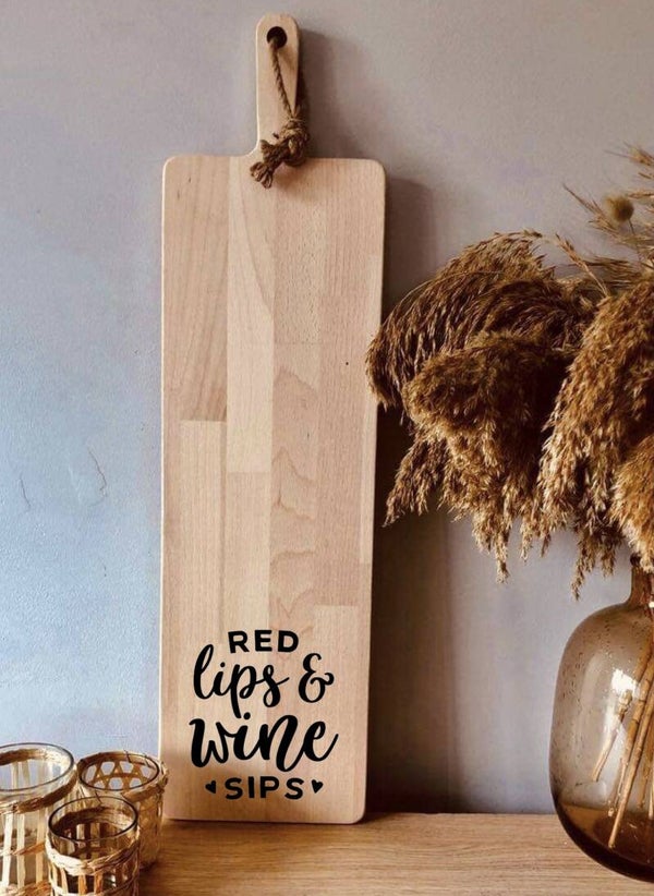 Tapasplank : red lips and wine sips