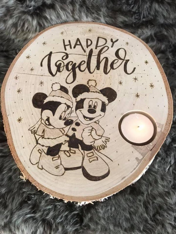 Berkenschijf Minnie en Mickey met theelichtje (andere tekst of tekening mogelijk)