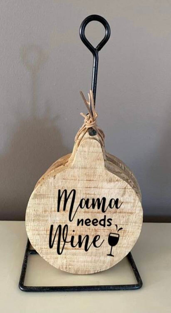 Onderzetters rond / set van 4 stuks : mama needs wine