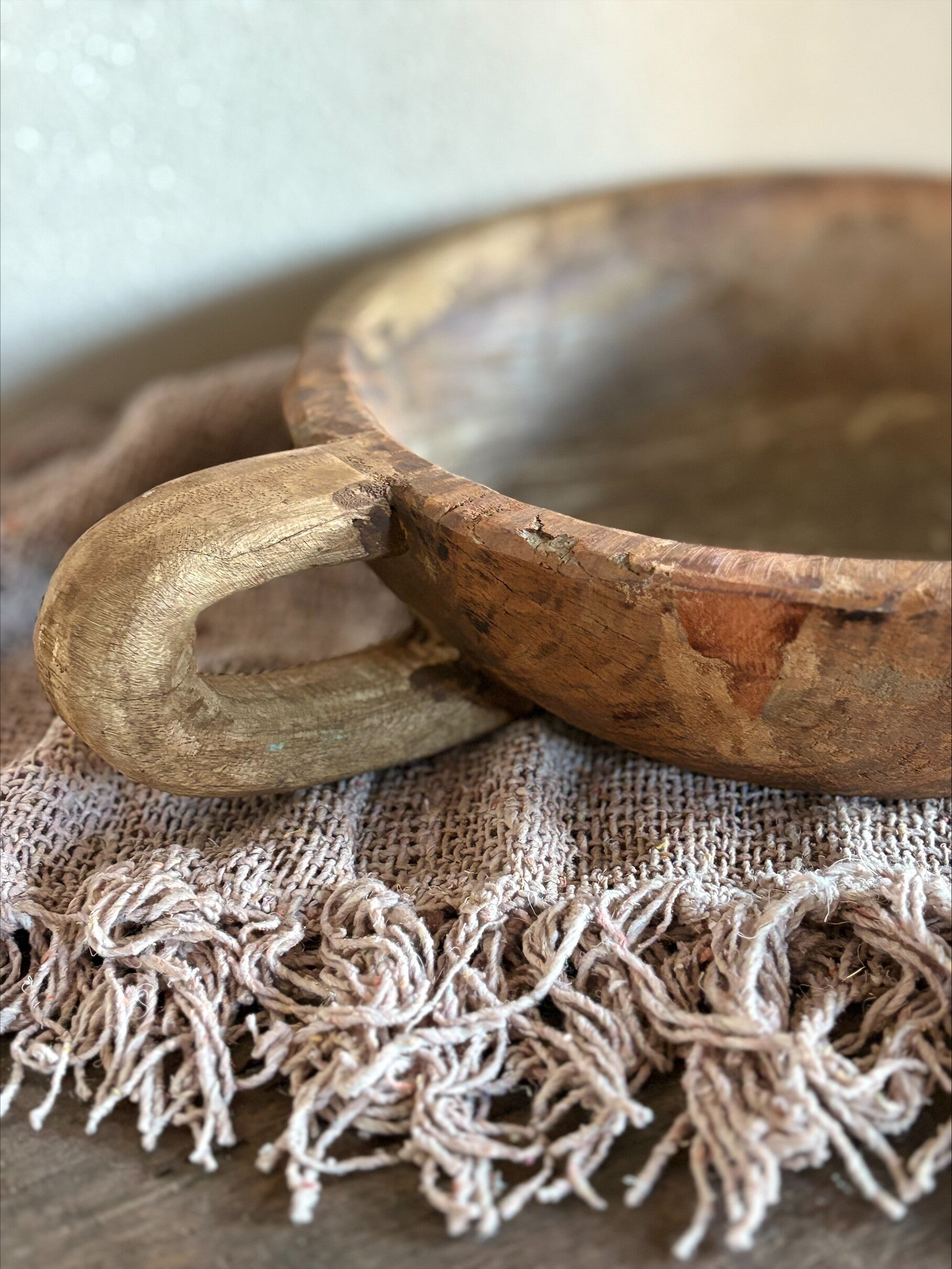 Houten schaal met handvat