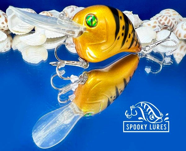 DT-10 - Candy yellow with black perch stripes and dots