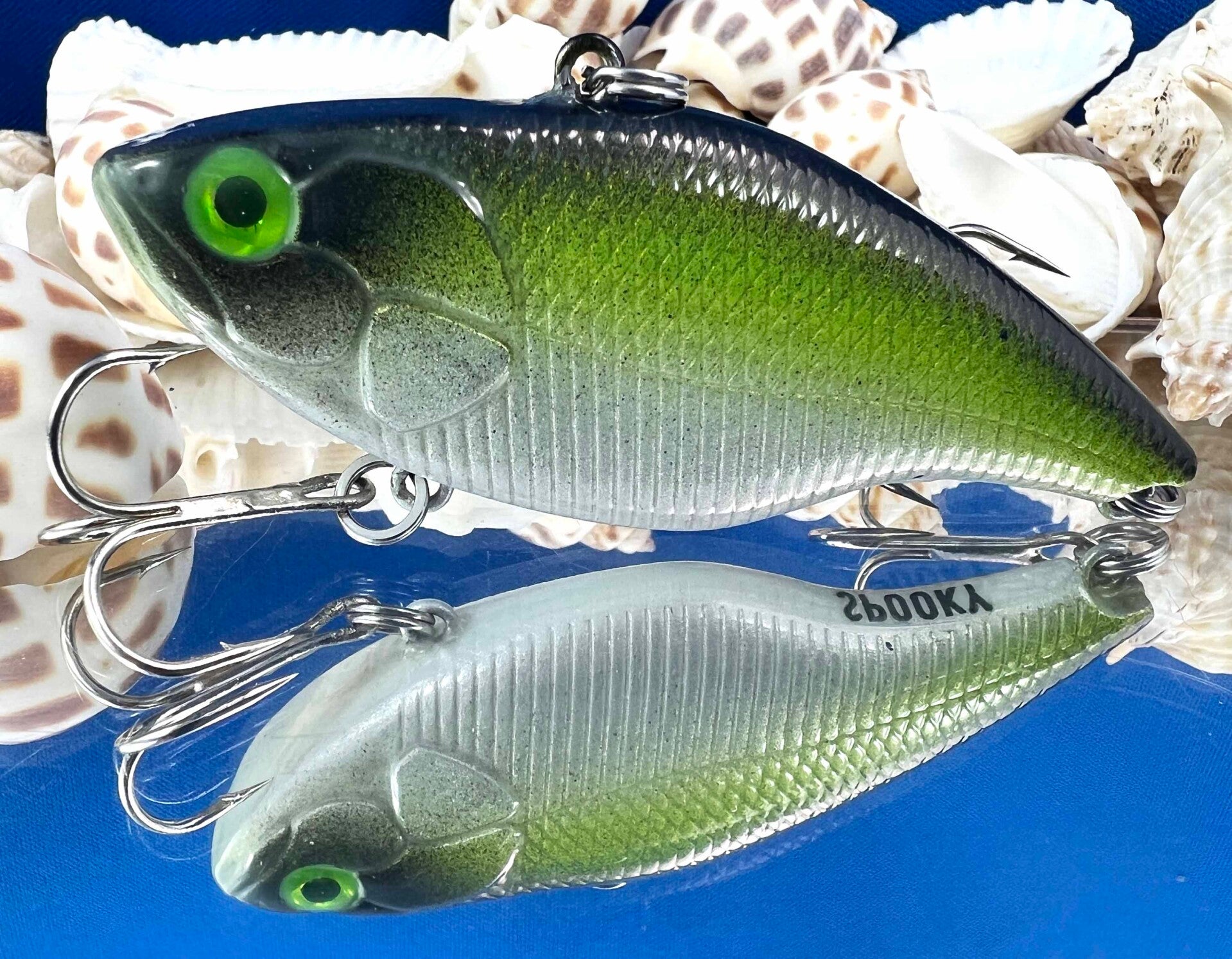 Lipless - Dark green fading to light green to silver