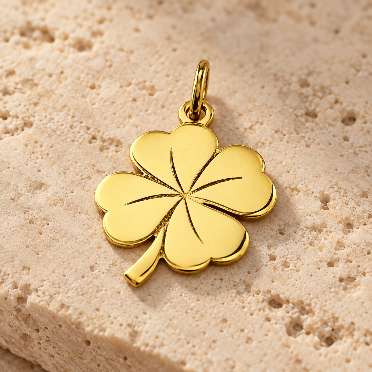 14 karaat gouden klavertje vier hanger – gelukshanger