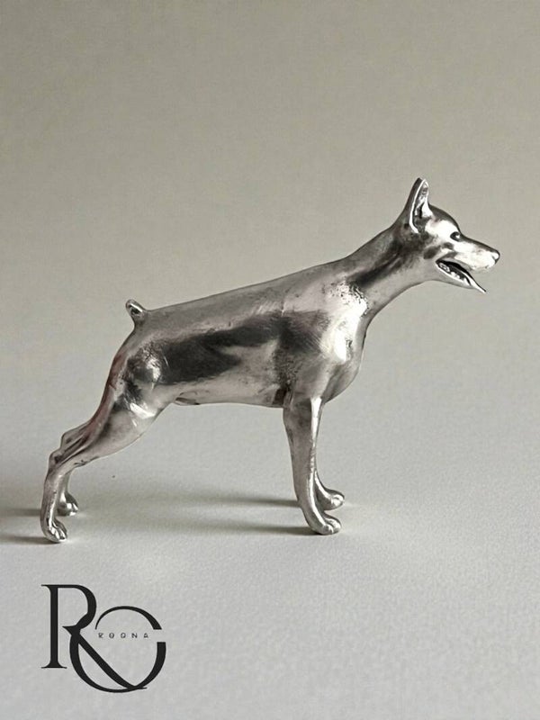 Zilveren Dobermann miniatuur – handgegoten 925 sterling zilver