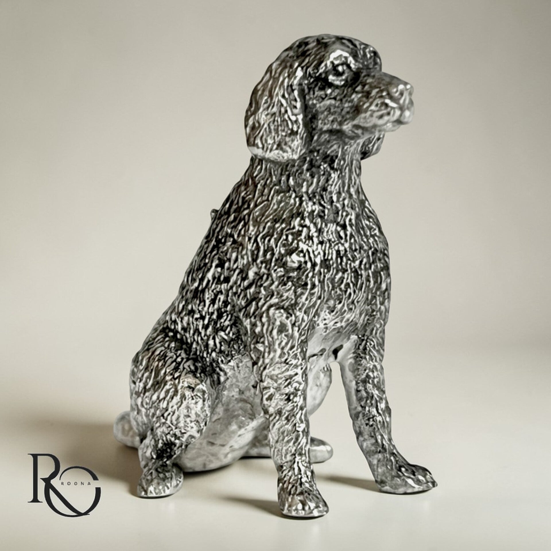 Handgegoten zilveren hondenbeeldje labradoodle – 925 sterling