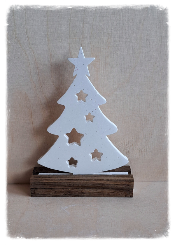 Tannenbaum dunkles Holz