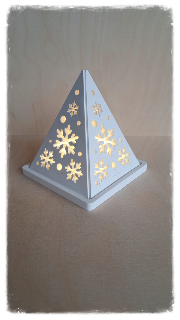 Schneeflocken-Pyramide