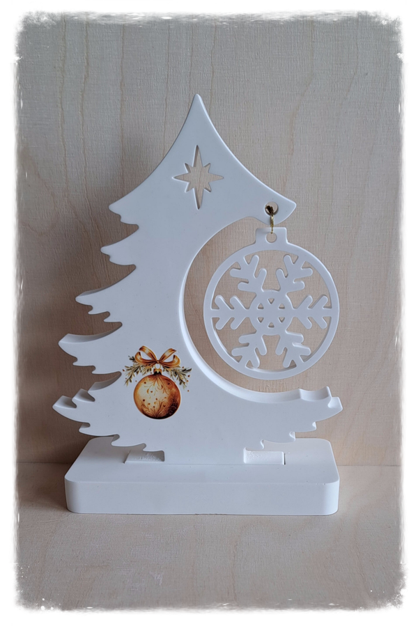 Weihnachtsbaum mit Kugel