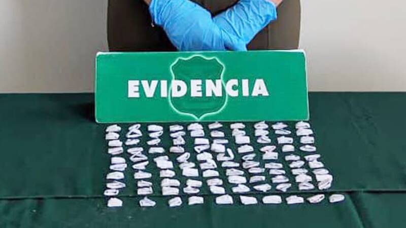 MOLINA: CARABINEROS DETUVO A SUJETO CON 100 DOSIS DE PASTA BASE