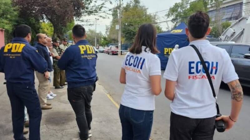 NACIONAL: HALLAN CUERPO DE MUKER MANIATADA DENTRO DE UNA CAJA FRENTE A CASA DE ALCALDESA DE QUINTA NORMAL