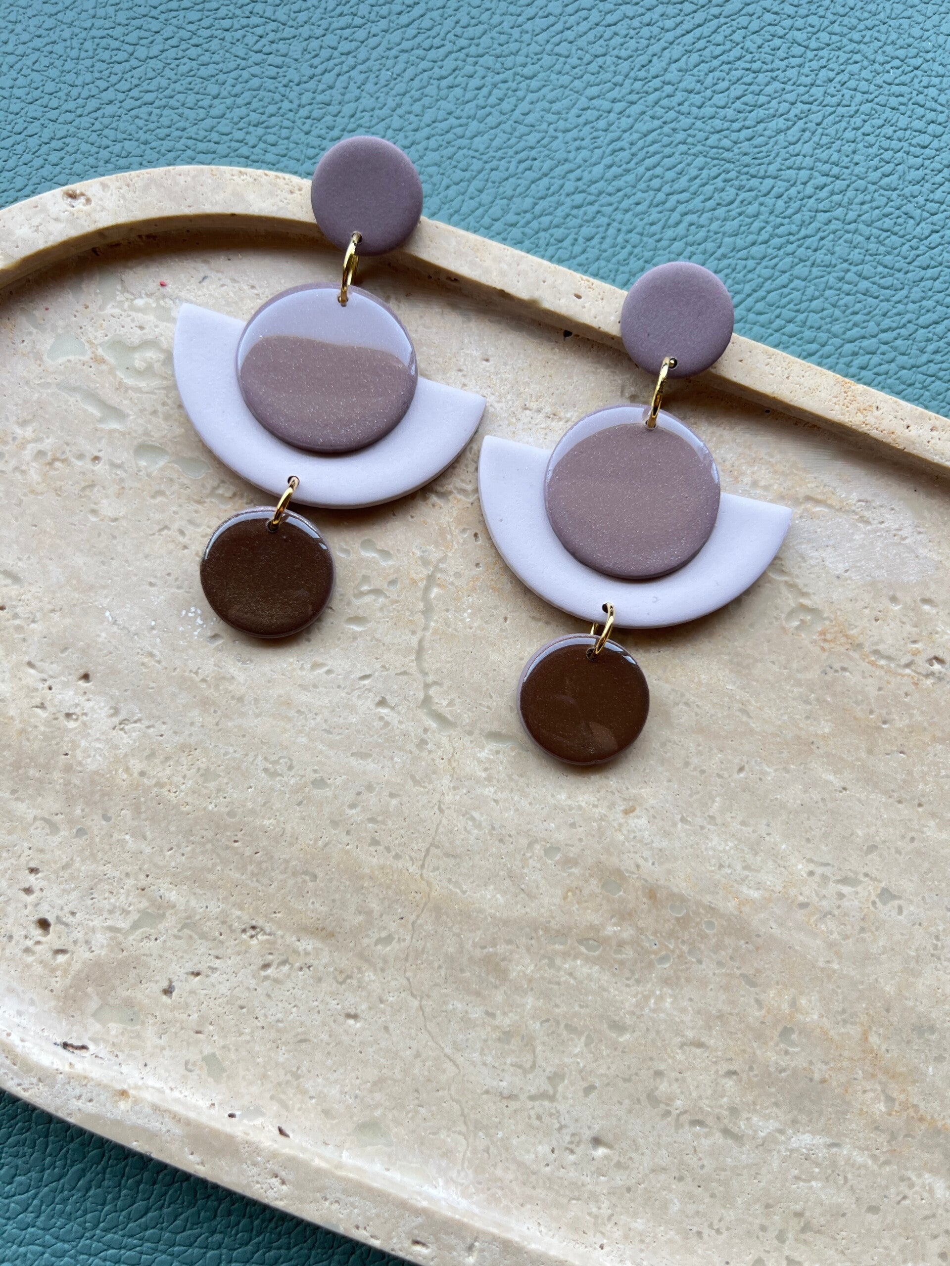 Statement oorbellen AZTEEKA creme & taupe
