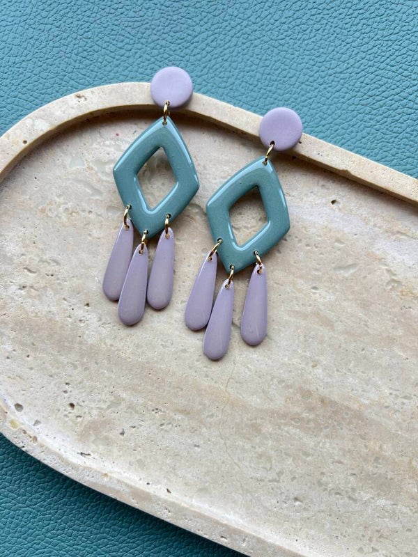Statement oorbellen AZTEEKA salie & creme